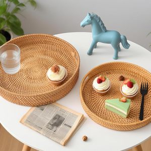YULIN JIAFU Vassoio Rotondo in Rattan con Manici, Vassoio Decorativo in <span class=keywords><strong>Vimini</strong></span> Naturale <span class=keywords><strong>per</strong></span> Servire, Cesto <span class=keywords><strong>per</strong></span> Frutta/<span class=keywords><strong>Pane</strong></span> - Product Image 3