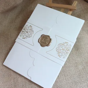 Iyi bir değer kişiselleştirilmiş tasarım buzlu akrilik düğün kartları