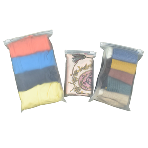 Sacs d'emballage horizontaux transparents en PEHD givré avec fermeture éclair, personnalisés et épaissis, pour sous-vêtements et chaussettes, 100 pièces, estampage à chaud - Product Image 4