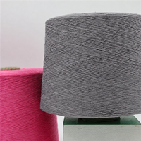 Fil à filer à la main 100 % coton 32S/2 peigné à haute uniformité avec traitement anti-boulochage pour le tricot circulaire et le tissage à grande vitesse