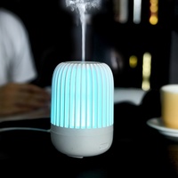 Diffuseur d'aromathérapie ultrasonique en plastique alimenté par USB de qualité supérieure, mini humidificateur d'huiles essentielles à LED, machine d'ambiance pour la maison