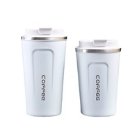 Modèle transfrontalier avec logo personnalisable. Différents types de tasses à café et de gobelets isothermes portables. Cadeau. Design moderne et simple