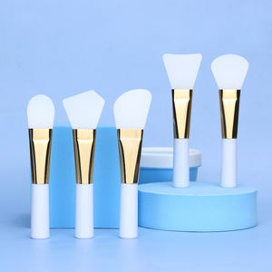 Mini <span class=keywords><strong>kit</strong></span> de pinceaux pour <span class=keywords><strong>masque</strong></span> facial en silicone à l'<span class=keywords><strong>argile</strong></span> courte pour applicateur de <span class=keywords><strong>masque</strong></span> facial blanc avec logo personnalisé végétalien de luxe - Product Image 1