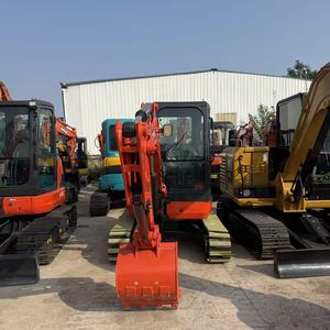 Mini-excavatrice compacte sur chenilles de 2,7 tonnes avec godet de creusement, moteur, modèle 2024, pour travaux en espace restreint, bon état - Product Image 2