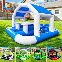 Bar flottant gonflable avec comptoir, bar flottant personnalisé avec auvent et sièges-canapés, équipement de jeu aquatique pour location de fête