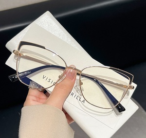 Nouvelles <span class=keywords><strong>lunettes</strong></span> tendance à monture large <span class=keywords><strong>papillon</strong></span>, polyvalentes pour visages carrés et ronds, anti-lumière bleue, pour myopie - Product Image 5