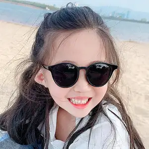 Moda gezi plaj çocuk güneş gözlüğü çocuk güneş gözlüğü 2023 özel logo spor moda çocuk güneş gözlüğü toptan