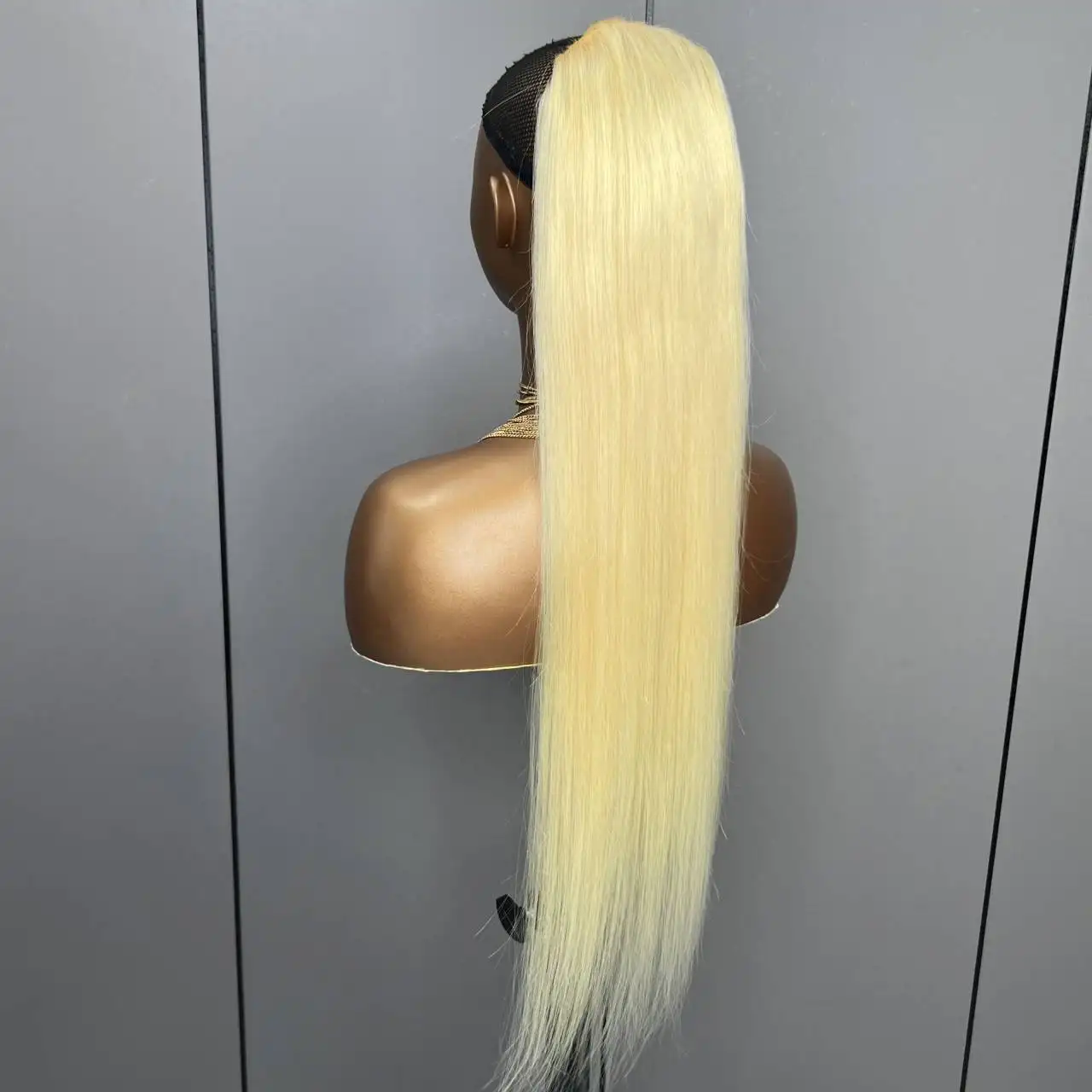 Vente en gros 100% cheveux humains queue de cheval douce en soie avec cordon extension de cheveux 613 blonde cheveux raides