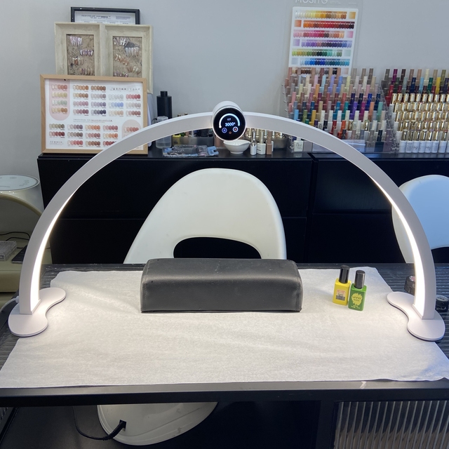 Kaiman Factory Sale Beauty Salon Adjustable Studio Lighting Half-moon Desktop Arch Ring Led Lights Nail Art Light Manicure Lamp