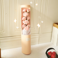 Nouveauté 2026 Vente en gros Cadeau Saint-Valentin Cadeau Fête des Mères Bouquet de savon en forme de seau d'étreinte Fleurs artificielles époustouflantes Boîte cadeau