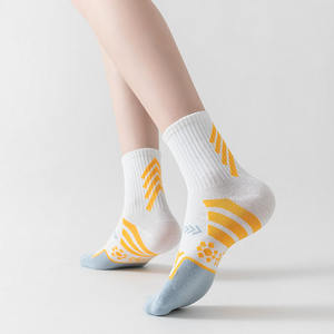 Chaussettes de sport en coton respirant à haute élasticité, personnalisées en gros, pour le football, chaussettes de cheville - Product Image 4