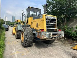 Chargeuse sur pneus d'occasion Komatsu WA380-3 du Japon avec moteur et pompe, capacité de 5 tonnes, bon état, garantie de 12 mois - Product Image 6