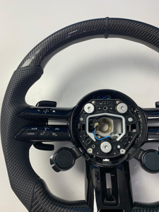<span class=keywords><strong>Volant</strong></span> Mercedes W166 W205 W213 W222 W463 <span class=keywords><strong>E63</strong></span> et G63 <span class=keywords><strong>AMG</strong></span> Style Sport en Fibre de Carbone avec Bouton de Commande OLED - Product Image 3