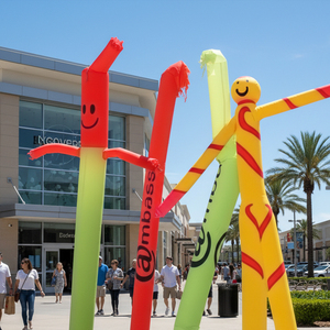 Muñeco Inflable Personalizado Airvon con Brazos Móviles para Promociones en Centros Comerciales, Exhibición Llamativa - Product Image 1