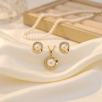 Parure de bijoux tendance pour femme : collier et boucles d'oreilles de mariée en perles d'eau douce, plaqué or 18 carats et zircon, cadeau 2026
