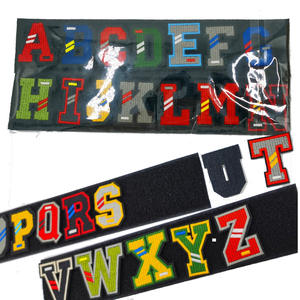 Nuove Toppe Colorate con Alfabeto in PVC Termoadesive con Gancio e Anello per Decorazioni Personalizzate su Abiti, Cappelli, Vestiti e Zaini - Product Image 3