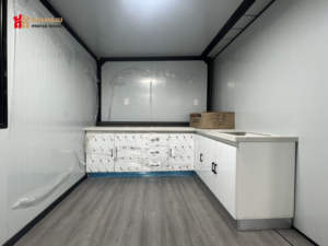 Cabañas Luban contemporáneas Casa contenedor moderna con puerta para sala de estar o apartamento - Product Image 5