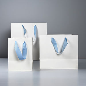 Commercio all'ingrosso di lusso personalizzato logo bianco scarpe boutique regalo shopping di carta cartone sacchetti di imballaggio con manico per <span class=keywords><strong>compleanni</strong></span> <span class=keywords><strong>negozio</strong></span> - Product Image 1