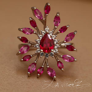 Anillo de Zafiro Blanco Sintético con Incrustaciones de Jade y Corindón Rojo de la Serie Counterattack, Joyería Vintage - Product Image 2