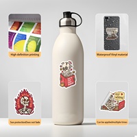 Autocollants créatifs en PVC en gros – 50 motifs mignons de graffitis transfrontaliers, imperméables, pour ordinateur, tasses et décoration intérieure