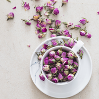 Thé en vrac de haute qualité à marque privée OEM, saveur bourgeons de rose, détoxifiant à base de plantes, thé brut pour la beauté et la santé
