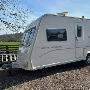 Precio de Fábrica, Moderna Caravana Mini 4x4, Ligera, Todoterreno, Autocaravana con Capacidad para 4 Personas - Product Image 1