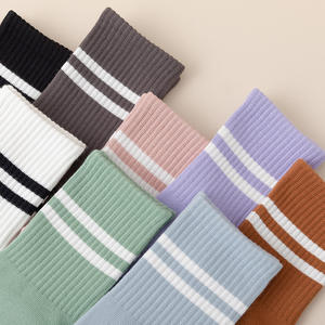 Calcetines profesionales de Pilates para mujer, antideslizantes, dos barras, Yoga, Fitness, deportes, equipo de punto alto para otoño, calcetines de suelo transfronterizos - Product Image 3