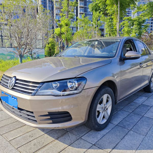 Volkswagen Bora 2014 1.6L Automatik Comfort Edition Erschwingliche Benzin-Limousine Linkslenker Helle Innenausstattung - Product Image 1