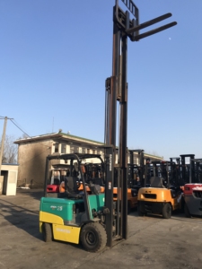 Montacargas Usado Komatsu de 2.5 Toneladas, Diésel, 4 Ruedas, Portátil, para Terrenos Difíciles, Maquinaria para Movimiento de Tierras, Gran Venta 2023 - Product Image 6
