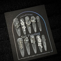 Ongles à presser haut de gamme faits main en acrylique, motif dentelle blanche avec strass et breloques, forme Stiletto