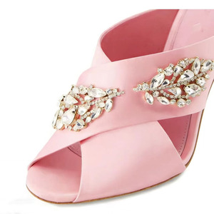 Sandales à talons hauts épais en soie à bout ouvert pour femme, grande taille 45, avec strass brillants, pour le bureau, mules à coupe large - Product Image 3