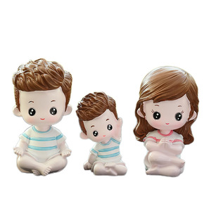 Poupées de famille en résine, mignonnes et de style dessin animé, pour décoration intérieure de voiture, cadeau pour femme - Product Image 3