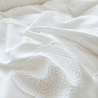 Parure de lit de luxe Queen Size avec housse de couette et taies d'oreiller, motif cœurs touffetés, douce et moelleuse, haute qualité, vente en gros
