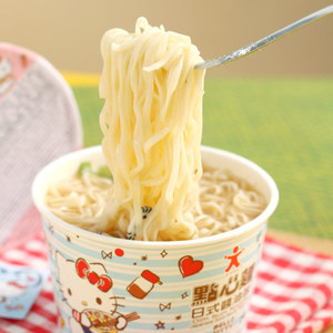 Hồng Kông Phiên Bản <span class=keywords><strong>Hello</strong></span> <span class=keywords><strong>Kitty</strong></span> Mì Ăn Liền KT Mèo Bé Đồ Ăn Nhẹ Trong Mini Hộp Mặn Hương Vị Cho Trẻ Em - Product Image 3