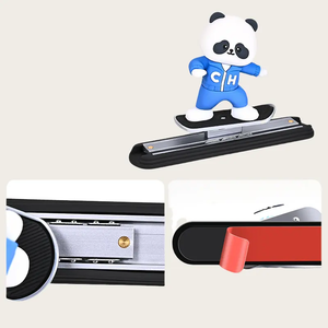 Kit de décoration intérieure de voiture avec figurine de panda sur skateboard pour console centrale - Product Image 3