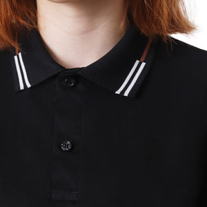 Polo Negro Unisex, Tela Ligera y Transpirable con Elegante Ribete Blanco en el Cuello, Perfecto para Uniformes Escolares o de Negocios - Product Image 5
