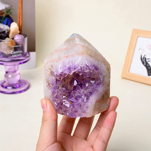 หินคริสตัลแท่งอะมีทิสต์ดิบจากอุรุกวัยสำหรับตกแต่งบ้าน ขายส่ง - Product Image 2