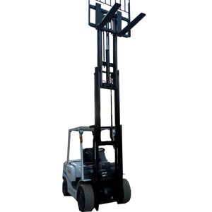 Montacargas Diésel Usado TCM de 3T, Alta Eficiencia, Mástil de Dos Etapas, Neumáticos Neumáticos/Sólidos para Almacenes, Construcción y Movimiento de Tierras - Product Image 1