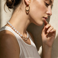 Collier minimaliste avec fermoir cœur, perles naturelles de 9 mm, perles d'eau douce enfilées, chaîne polyvalente pour clavicule, fermoir noué, 45 cm