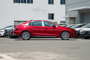 2023 nuovo HongQi EQM5 cina <span class=keywords><strong>Red</strong></span> Sport luxury New Energy Car veicolo elettrico per le donne - Product Image 6