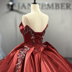 ชุดราตรีงาน Quinceanera สีแดงเงา รุ่น 1556 แบบคอร์เซ็ทผ้าซาตินทรงบอลกาวน์ ประดับด้วยลูกปัดและคริสตัล แอพพลิเคชั่นตกแต่ง  ช่วงเอวทรงธรรมชาติ สำหรับสาววัย 15 ปี - Product Image 6