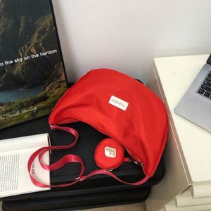 Sac bandoulière grande capacité en nylon avec fermeture éclair, doublure en polyester, pour femme, idéal pour étudiante, sac de voyage écologique et recyclable - Product Image 5