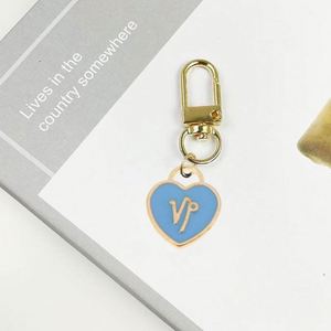 พวงกุญแจและคาราไบเนอร์แบบโปรโมชั่น พวงกุญแจโลหะแบบกำหนดเอง รูปหัวใจสุดสร้างสรรค์ พวงกุญแจคุณภาพสูง - Product Image 3