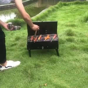 Griglia da <span class=keywords><strong>Barbecue</strong></span> da tavolo in stile valigia <span class=keywords><strong>a</strong></span> carbone portatile per cucinare all'aperto - Product Image 6