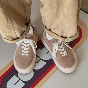Chaussures tendance à bout bombé pour hommes et femmes, avec embellissement étoile tendance nationale et semelle épaisse rehaussante - Product Image 6