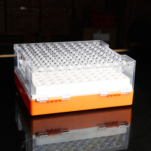 Caja de Almacenamiento de Muestras de Laboratorio con 96 Pocillos y Tapa para Uso en Refrigeración Médica - Product Image 3