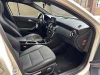 Mercedes-Benz Classe A (importée) modèle 2013, Classe A A180 édition élégante, voiture compacte à hayon d'occasion, essence, conduite à gauche