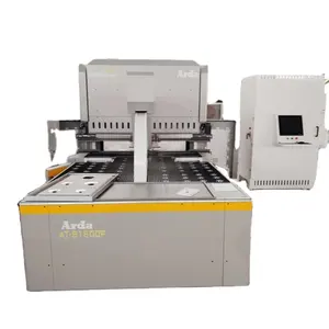 Máquina dobladora de paneles de metal inteligente CNC automática de ejes de fábrica de China de buena calidad para equipos de audio