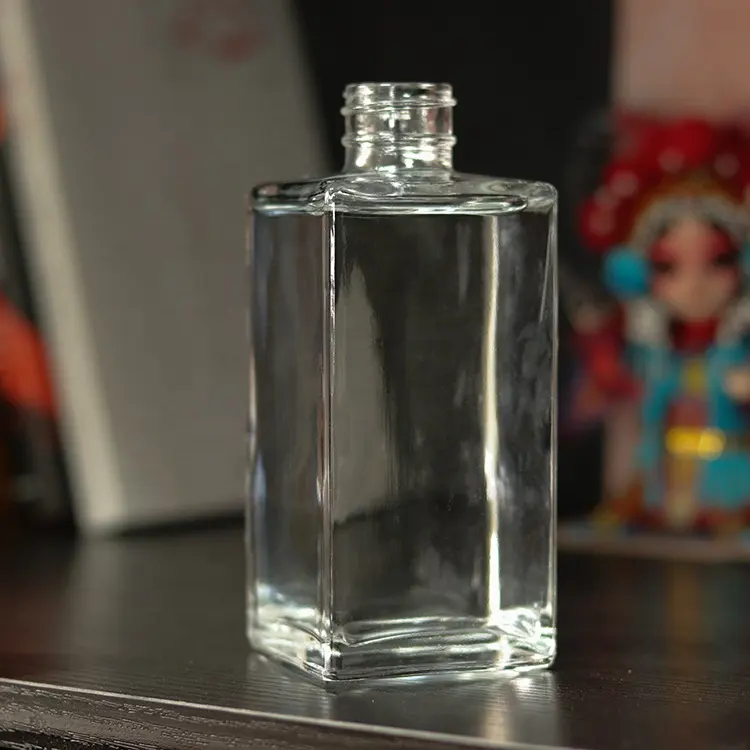 Pequeña botella de vodka reutilizable cuadrada vacía 250ml botella de vidrio para licor