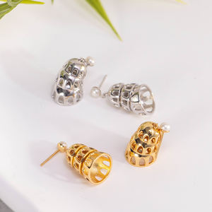 Boucles d'oreilles créoles vintage en forme de cage creuse |   Bijoux de style bohème avec accents de perles dorées/argentées pour femmes, pour mariage/anniversaire - Product Image 2